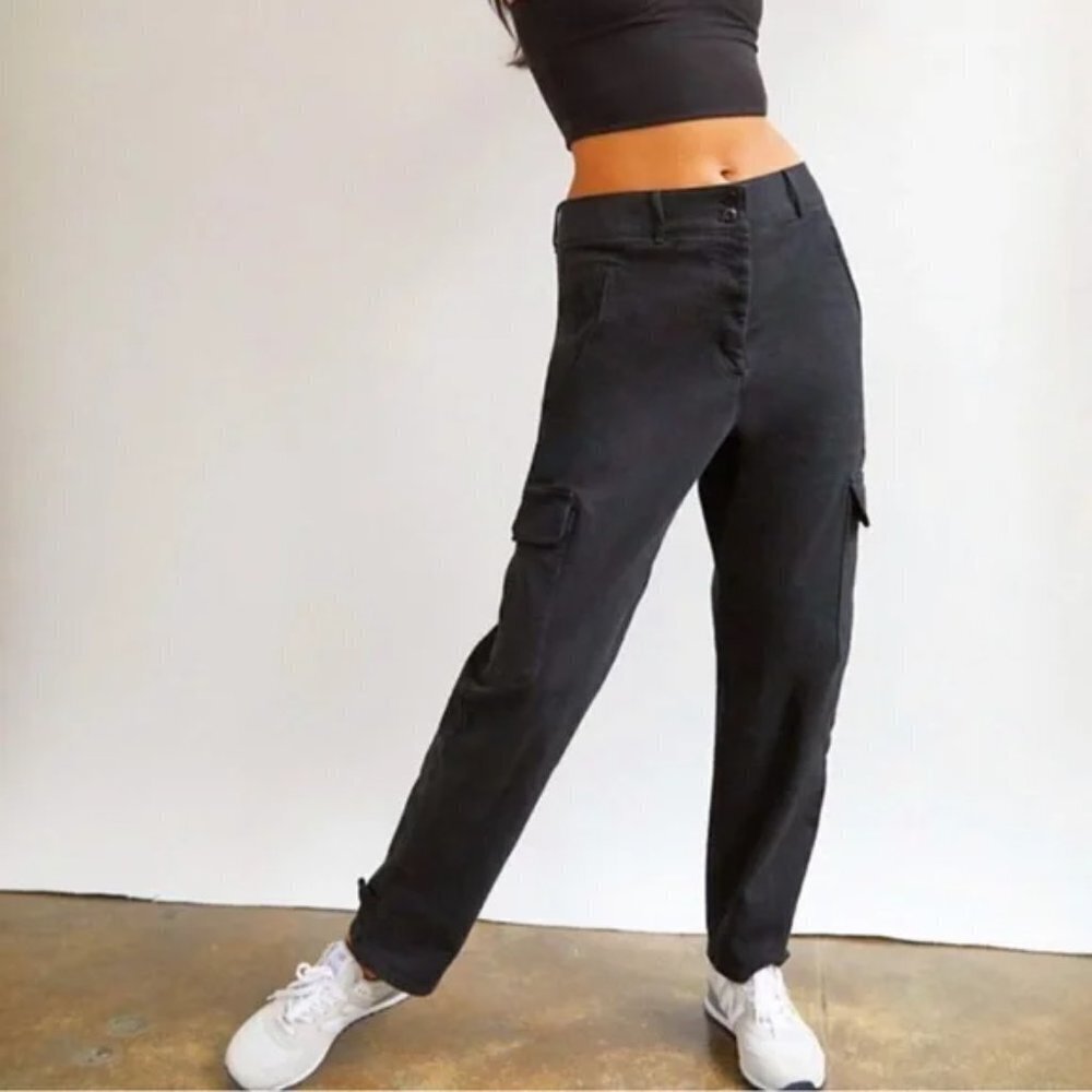 Aritzia Wilfred Free Modern Cargo Pant Black Denim‎
